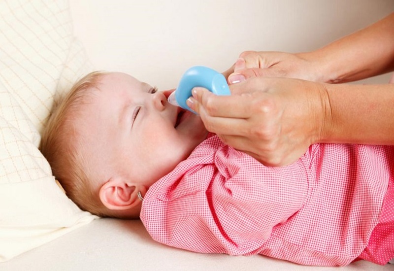 Cách vệ sinh mũi cho trẻ sơ sinh an toàn và hiệu quả