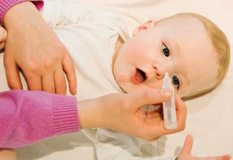 Cách vệ sinh mũi cho trẻ sơ sinh an toàn và hiệu quả